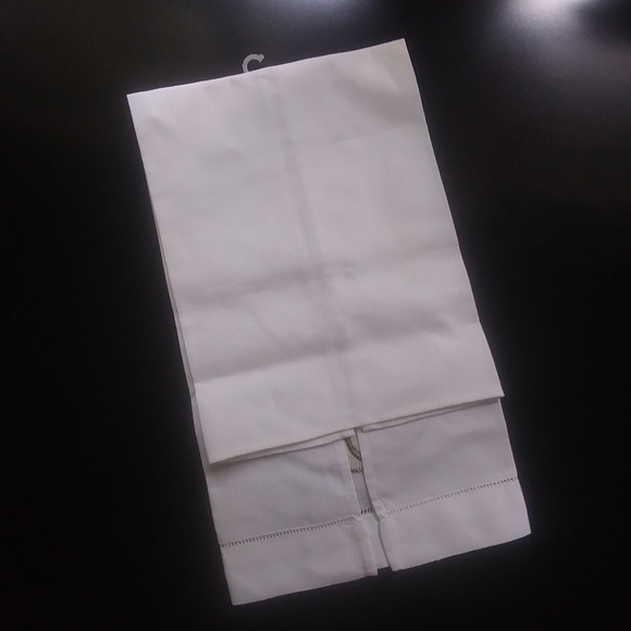 Nautilus Shell Embroidered Towel, NWT - Picture 5 of 6